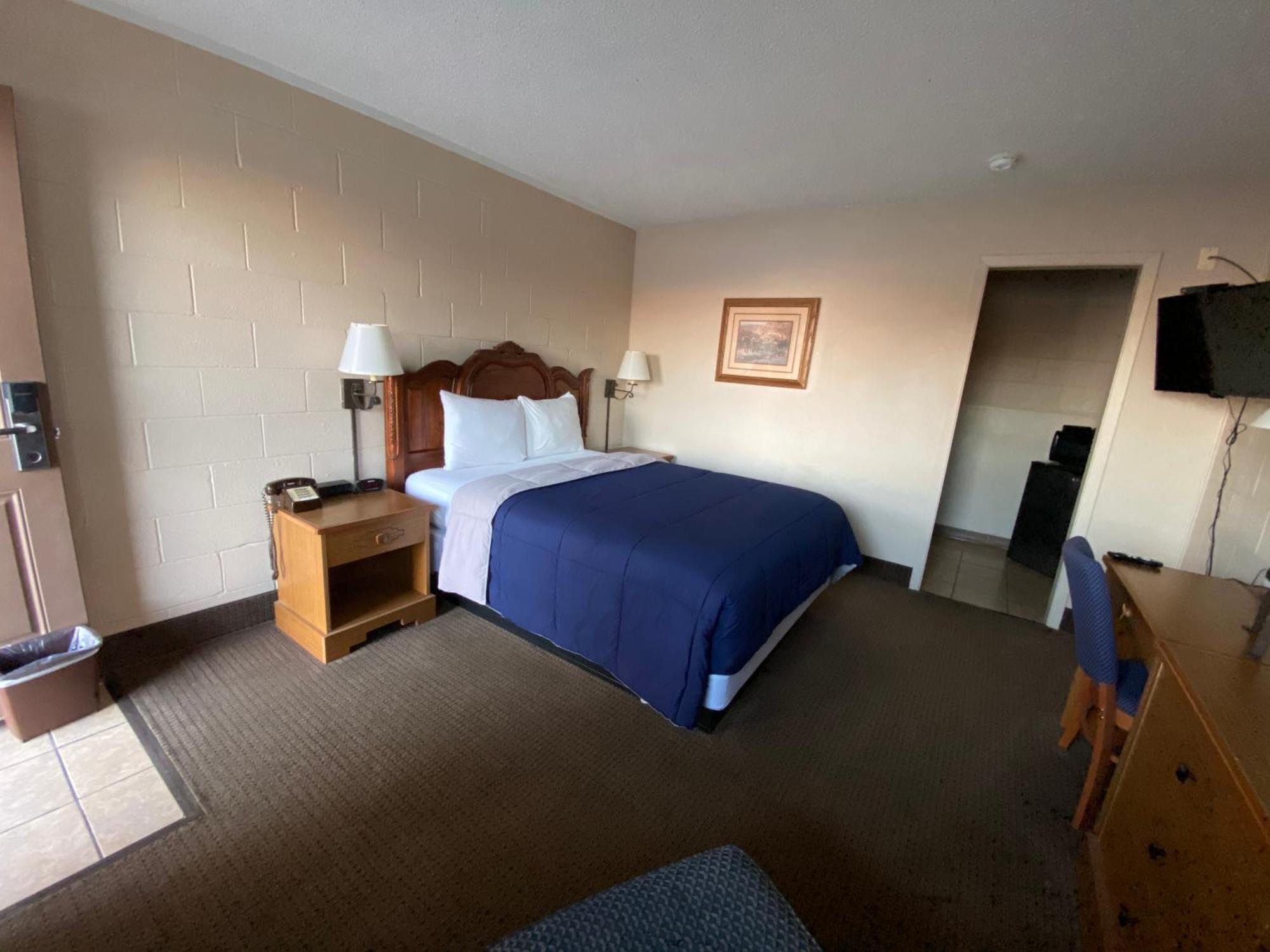 Regency Inn Dodge City Exterior photo