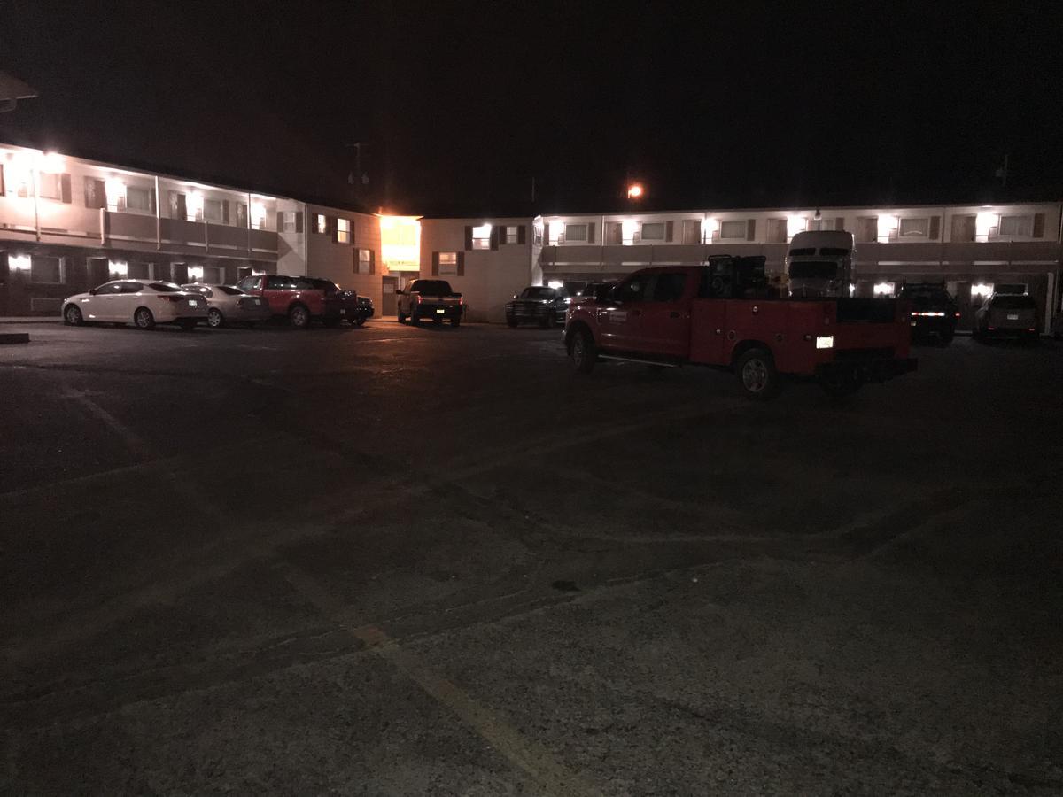 Regency Inn Dodge City Exterior photo